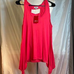 Guess asymmetrical XL top. NWT.